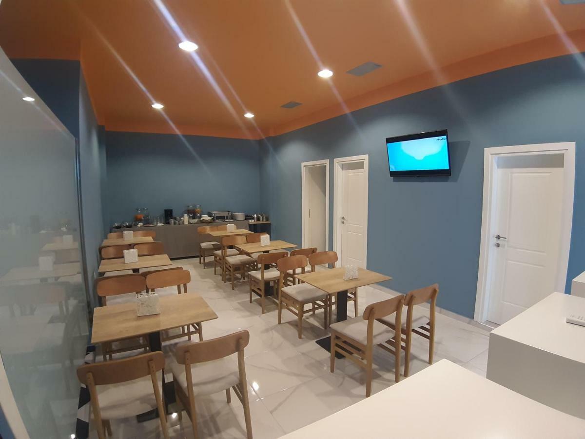 Bistrica Hotel Sarandë Exteriör bild