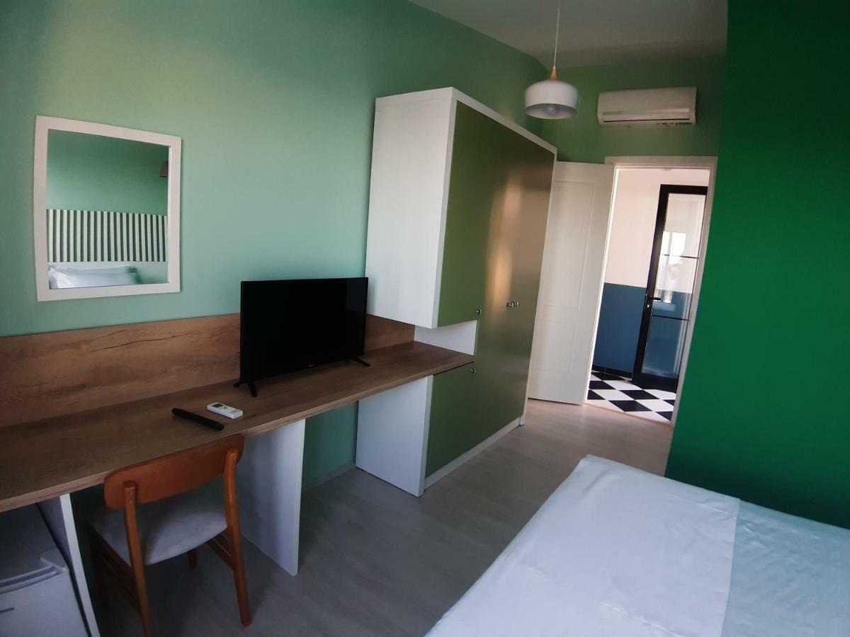 Bistrica Hotel Sarandë Exteriör bild