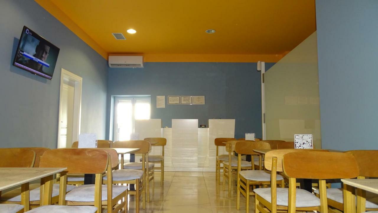 Bistrica Hotel Sarandë Exteriör bild