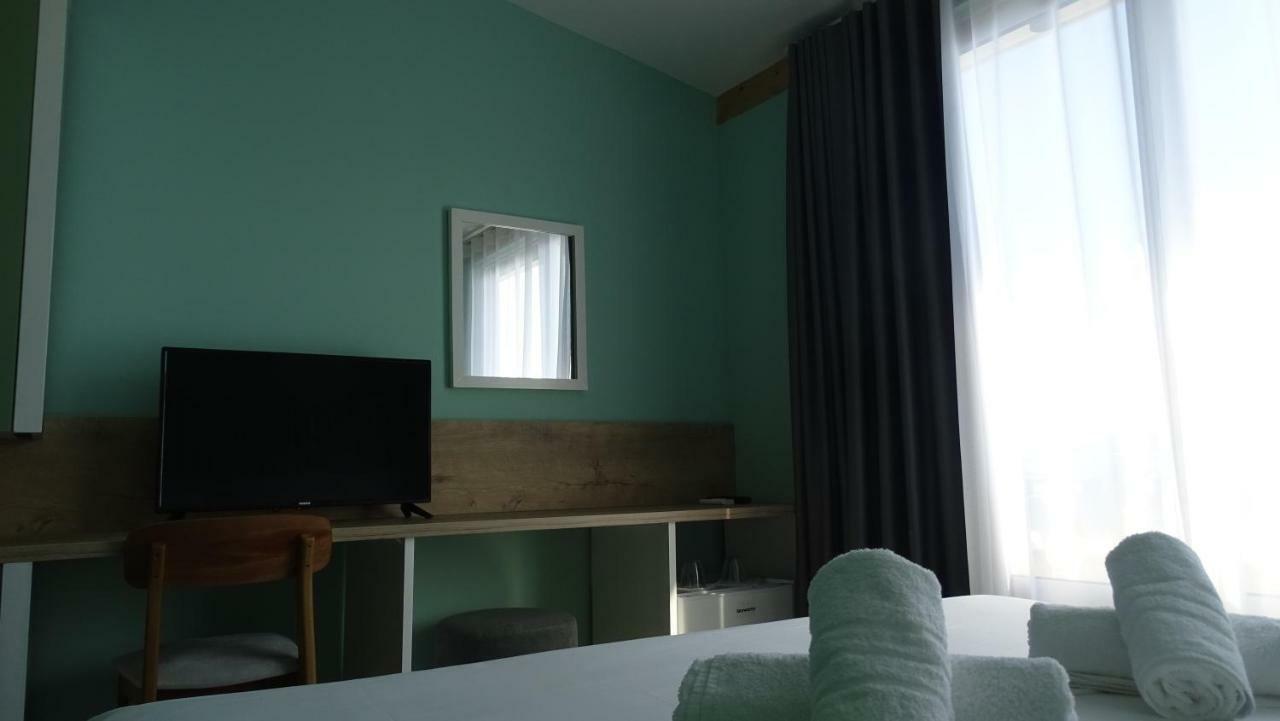Bistrica Hotel Sarandë Exteriör bild