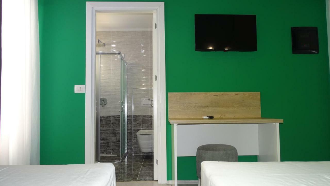 Bistrica Hotel Sarandë Exteriör bild