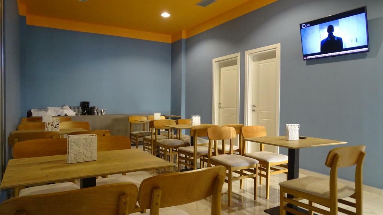 Bistrica Hotel Sarandë Exteriör bild