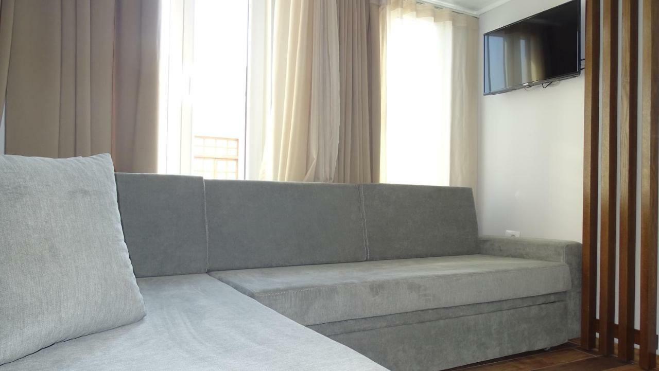 Bistrica Hotel Sarandë Exteriör bild