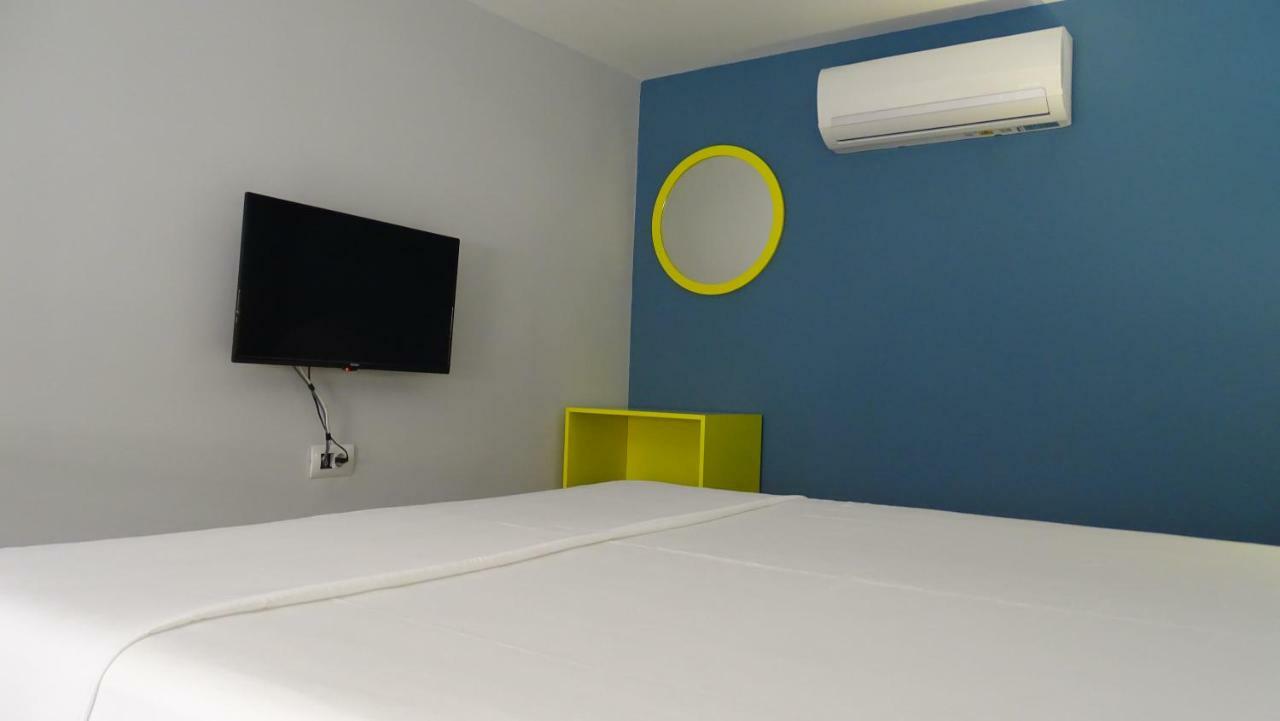 Bistrica Hotel Sarandë Exteriör bild