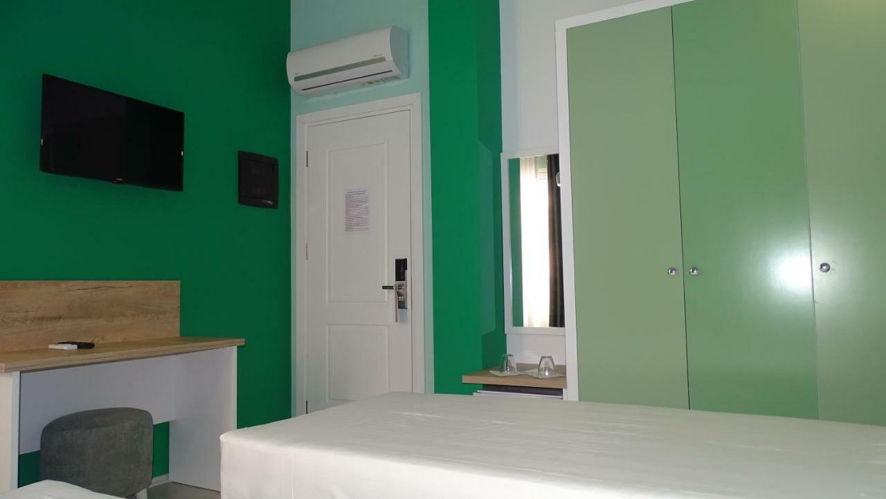 Bistrica Hotel Sarandë Exteriör bild