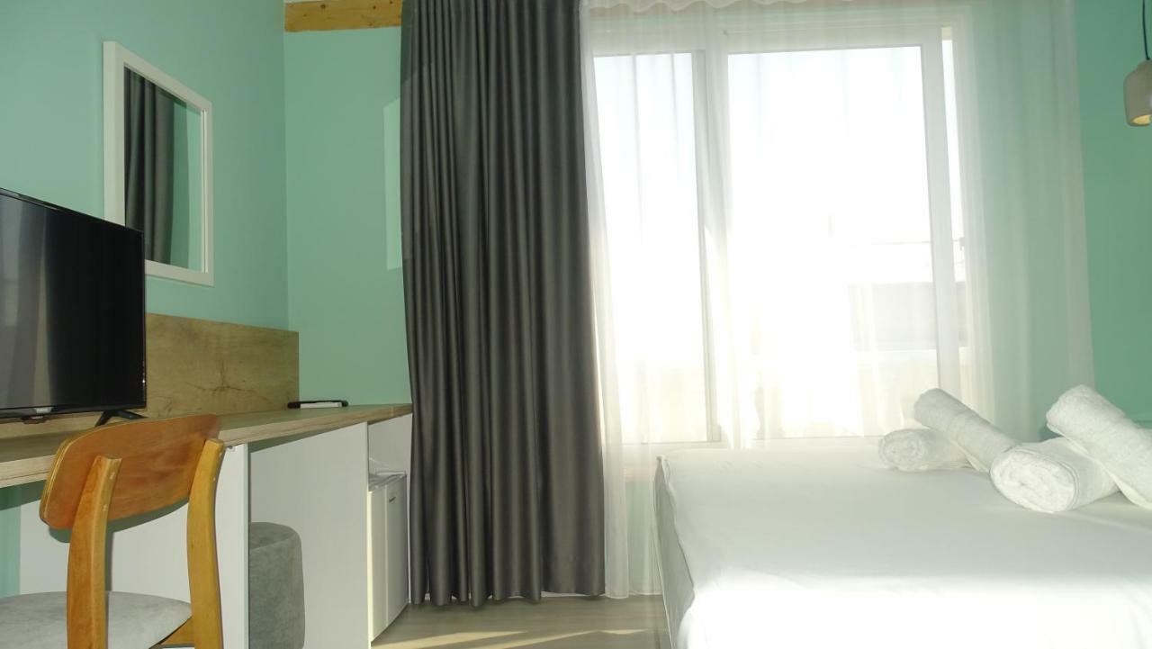 Bistrica Hotel Sarandë Exteriör bild