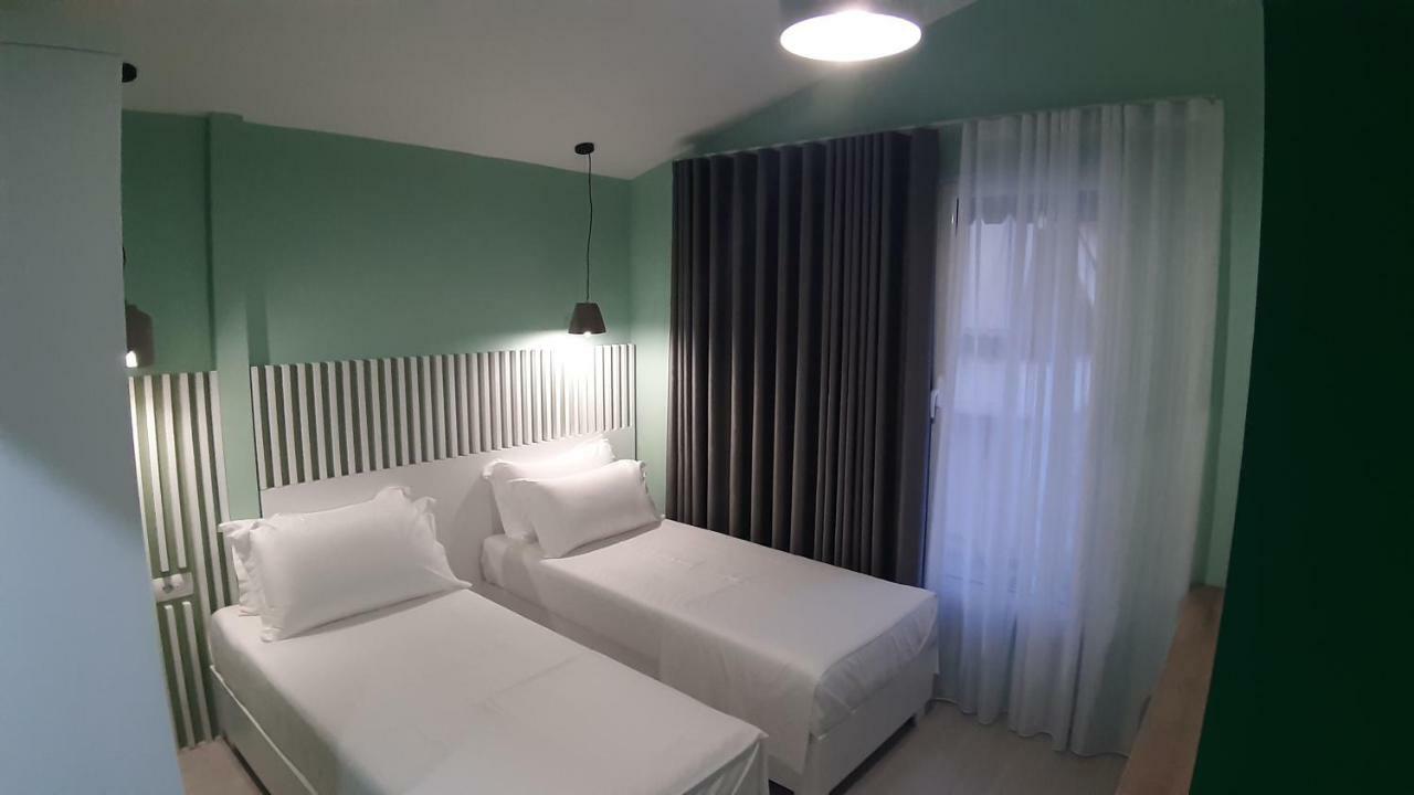 Bistrica Hotel Sarandë Exteriör bild